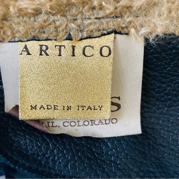 Artico Axel’s Vail, Colorado shearling zip front vest in black. Size 46 (US8/10) - Picture 4 of 11